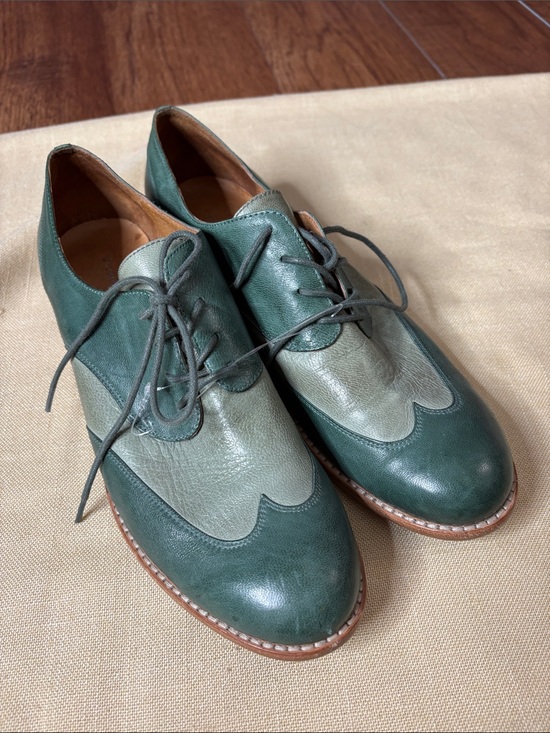 Chocolat Blu Shoes - Chocolat Blu Two-Tone Green Wingtip Derby Oxfords